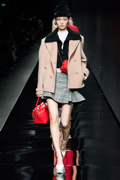 Look 29